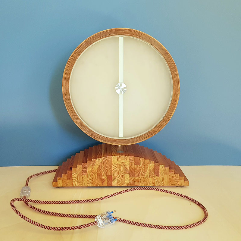 Alice - Tischlampe handgefertigt aus Altmaterialien Recycling + Upcycling = nachhaltige Designer-Möbel + Accessoires aus Leipzig